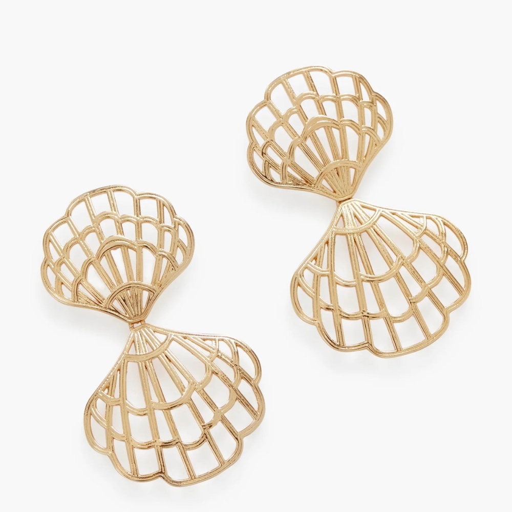 Tuckernuck Gold clamshell Earrings